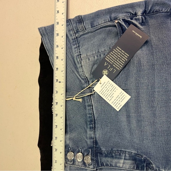 Laurie Felt | Light Blue Ankle Jeans - Picture 9 of 10